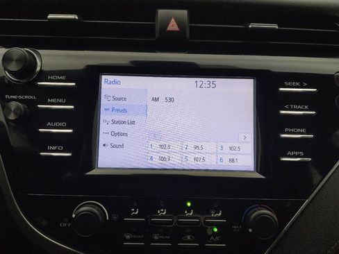 Used 2018 Toyota Camry LE FWD image 25