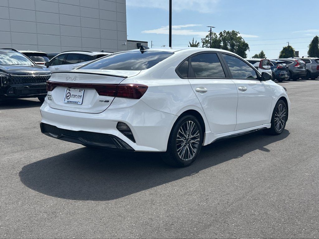 Used 2023 Kia Forte GT-Line w/ GT-Line Premium Package FWD image 7