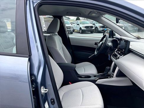 Used 2022 Toyota Corolla Cross L image 11