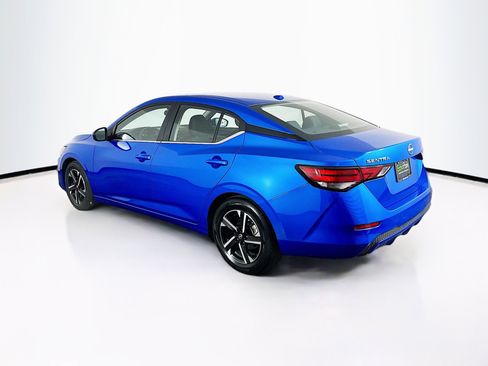 Used 2025 Nissan Sentra SV image 5
