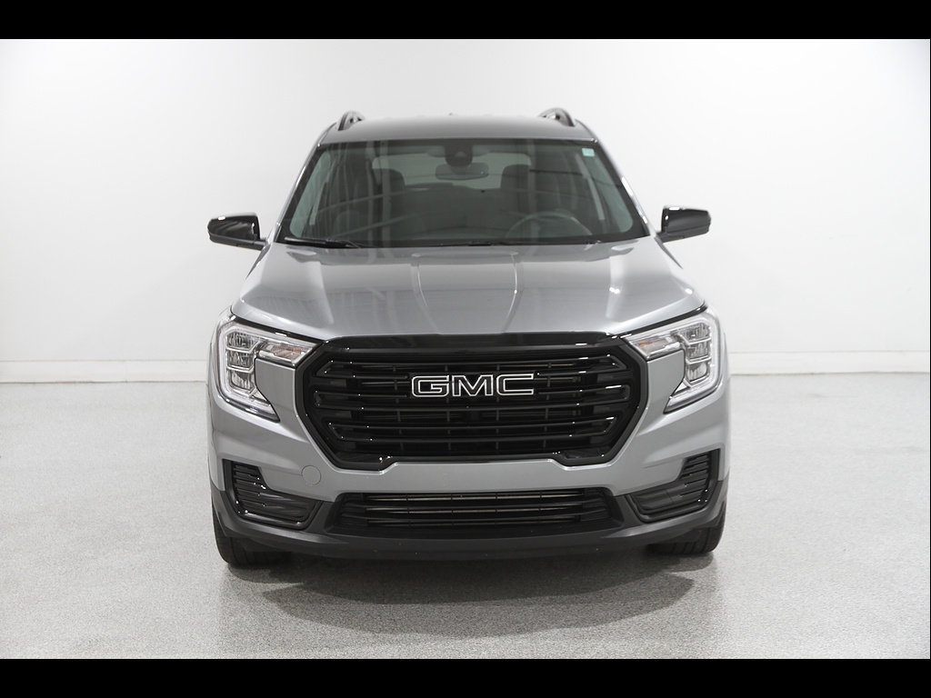 Certified 2024 GMC Terrain SLE w/ Driver Convenience Package AWD/4WD image 2