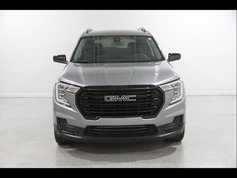 Certified 2024 GMC Terrain SLE w/ Driver Convenience Package AWD/4WD image 2