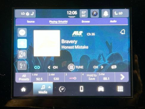 Used 2024 Jeep Grand Cherokee L Altitude image 10