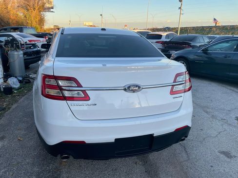Used 2017 Ford Taurus SE image 8