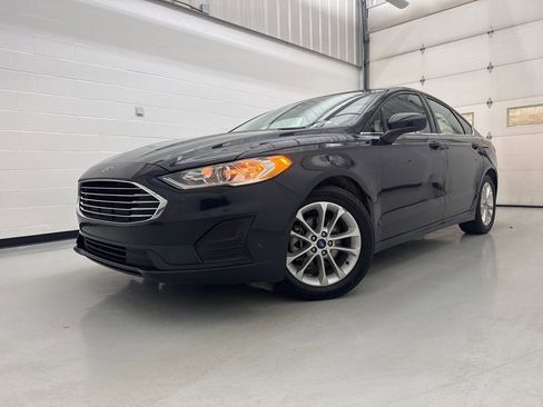 Used 2020 Ford Fusion SE image 6