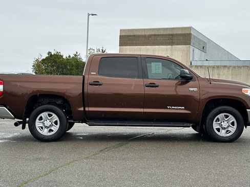 Used 2016 Toyota Tundra SR5 image 6