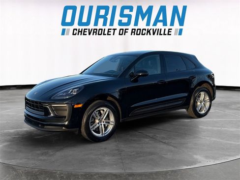 Used 2022 Porsche Macan image 2