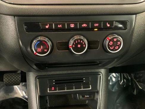 Used 2016 Volkswagen Tiguan S image 19