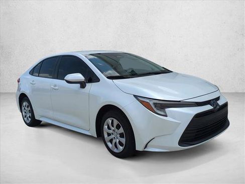 Certified 2024 Toyota Corolla LE FWD image 3