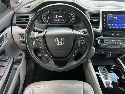Used 2017 Honda Pilot Touring image 11