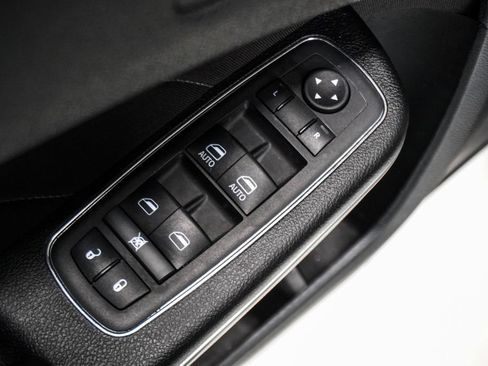 Used 2023 Dodge Charger SXT RWD image 17