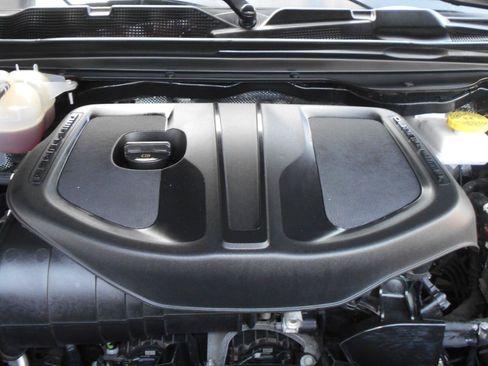 Used 2025 RAM 1500 Laramie w/ Sport Appearance Package AWD/4WD image 5