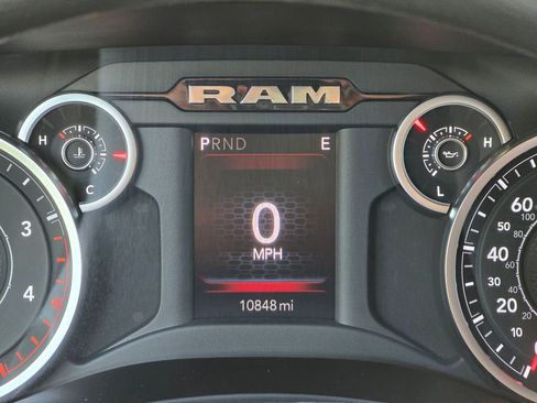 Used 2025 RAM 3500 Tradesman w/ Chrome Appearance Group image 31