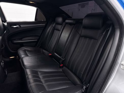 Used 2018 Chrysler 300 S w/ 300S Premium Group image 31