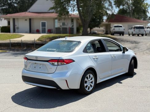 Used 2020 Toyota Corolla LE FWD image 8