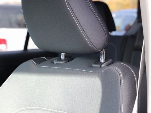 New 2025 Jeep Grand Cherokee L Laredo image 12