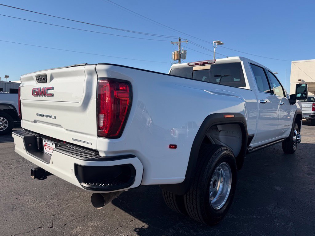 Used 2022 GMC Sierra 3500 Denali w/ Denali Ultimate Package AWD/4WD image 3