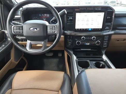 Used 2024 Ford F250 Lariat w/ Chrome Package image 7