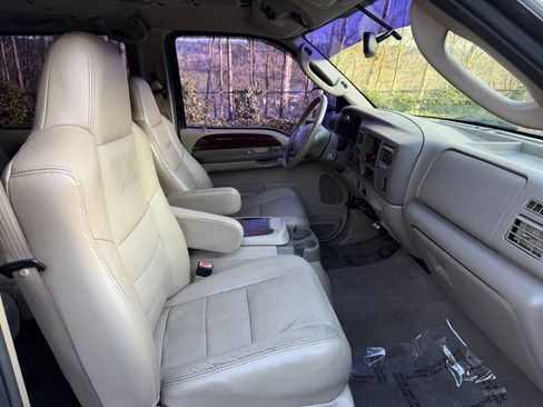 Used 2004 Ford Excursion Limited image 15