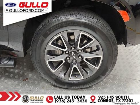 Used 2023 Chevrolet Suburban Z71 w/ Luxury Package image 32