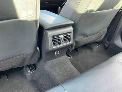 Used 2025 Toyota Camry image 28