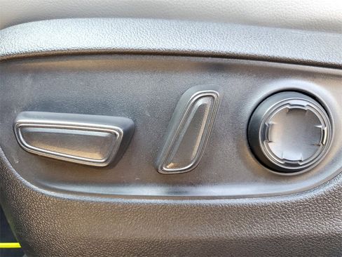 Used 2022 Toyota Sienna XLE image 20