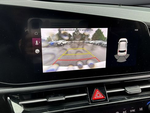 Used 2023 Kia Niro EX image 13