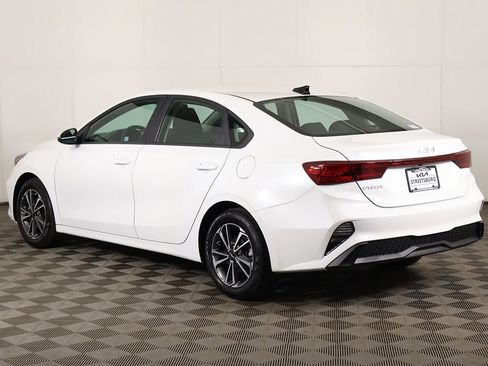 Used 2024 Kia Forte LXS w/ LXS Technology Package FWD image 8