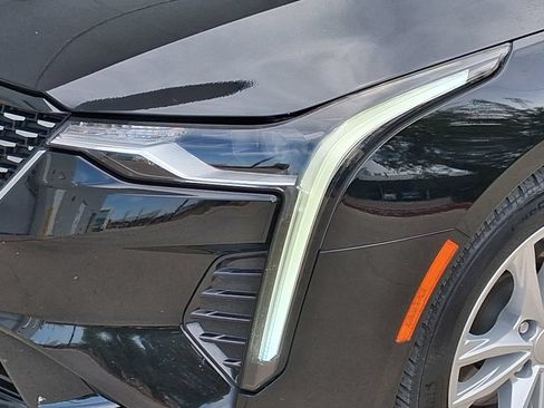 Used 2022 Cadillac CT4 Luxury RWD image 6