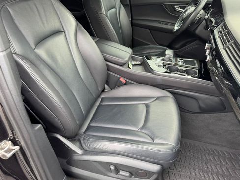 Used 2019 Audi Q7 2.0T Premium Plus AWD/4WD image 32