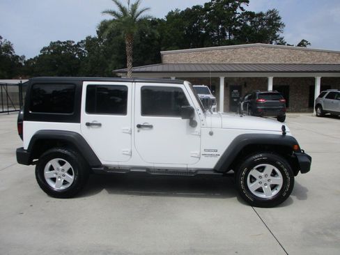 Used 2015 Jeep Wrangler Unlimited Sport w/ Quick Order Package 24S AWD/4WD image 16