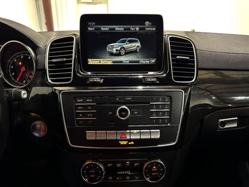 Used 2018 Mercedes-Benz GLS 450 4MATIC image 25