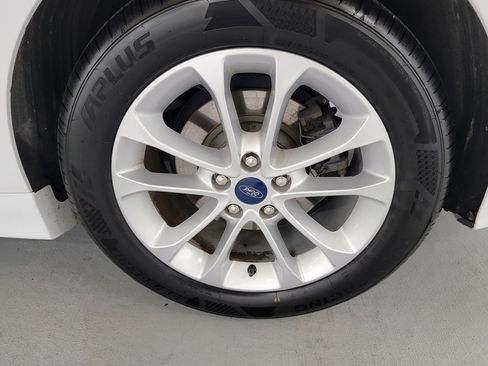 Used 2020 Ford Fusion SE FWD image 11
