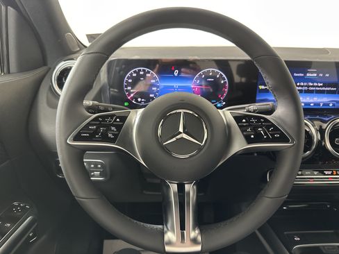 Used 2026 Mercedes-Benz GLA 250 4MATIC image 12