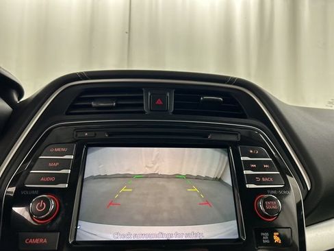 Used 2023 Nissan Maxima SL FWD image 16