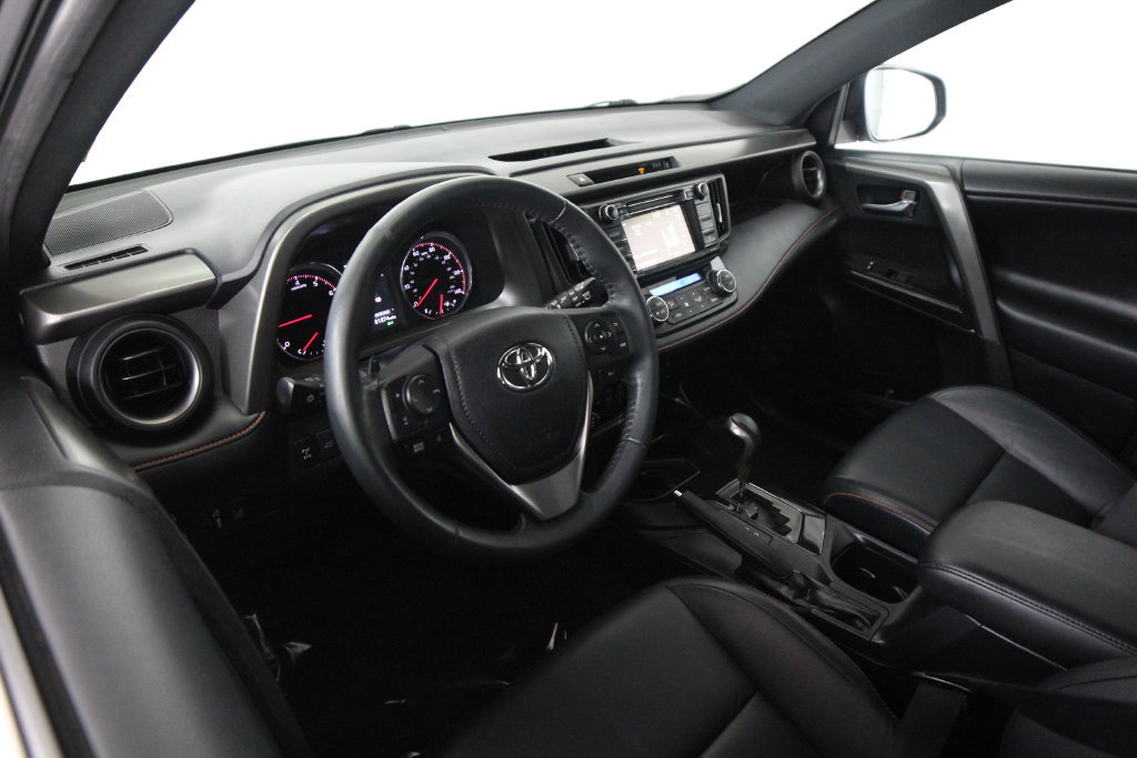 Used 2017 Toyota RAV4 SE AWD/4WD image 6