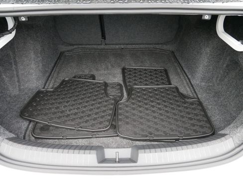 Certified 2025 Volkswagen Jetta Sport image 18