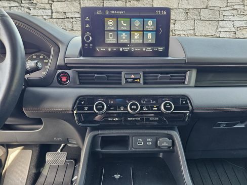 Used 2025 Honda Pilot TrailSport image 25