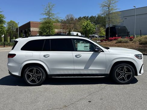 New 2026 Mercedes-Benz GLS 450 4MATIC image 9