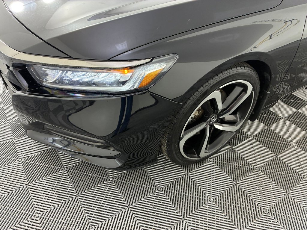 Used 2018 Honda Accord Sport image 11