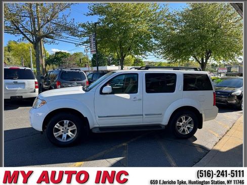 Used 2011 Nissan Pathfinder Silver AWD/4WD image 7