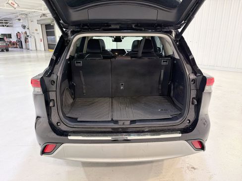 Used 2020 Toyota Highlander Platinum image 29