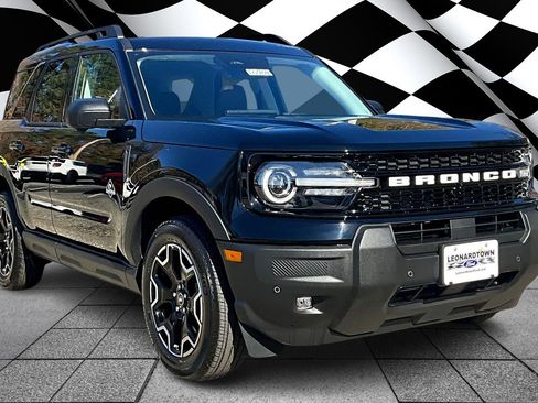 New 2025 Ford Bronco Sport Outer Banks w/ Outer Banks Tech Package+ AWD/4WD image 2