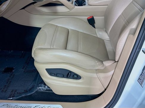 Certified 2023 Porsche Cayenne Platinum Edition AWD/4WD image 21