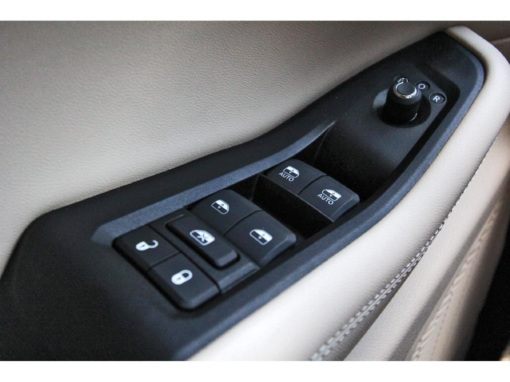 Used 2024 Jeep Grand Cherokee Limited AWD/4WD image 20