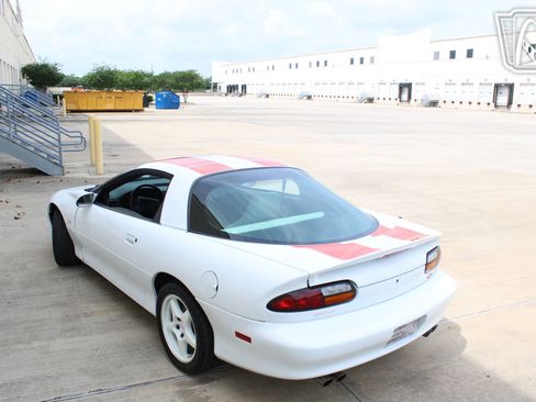 Used 1997 Chevrolet Camaro SS w/ Preferred Equipment Group 2 RWD image 5