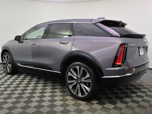 New 2026 Cadillac Optiq Luxury 2 image 3