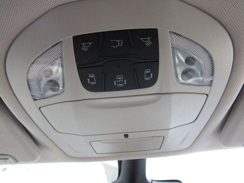 Used 2023 Chrysler Pacifica Touring-L FWD image 26