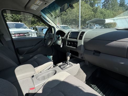 Used 2008 Nissan Frontier SE w/ SE Value Truck Pkg image 9