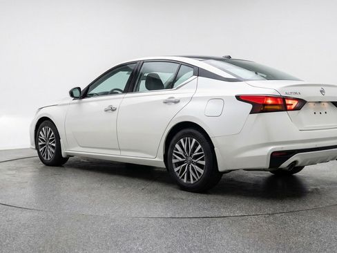 Used 2025 Nissan Altima 2.5 SV FWD image 6